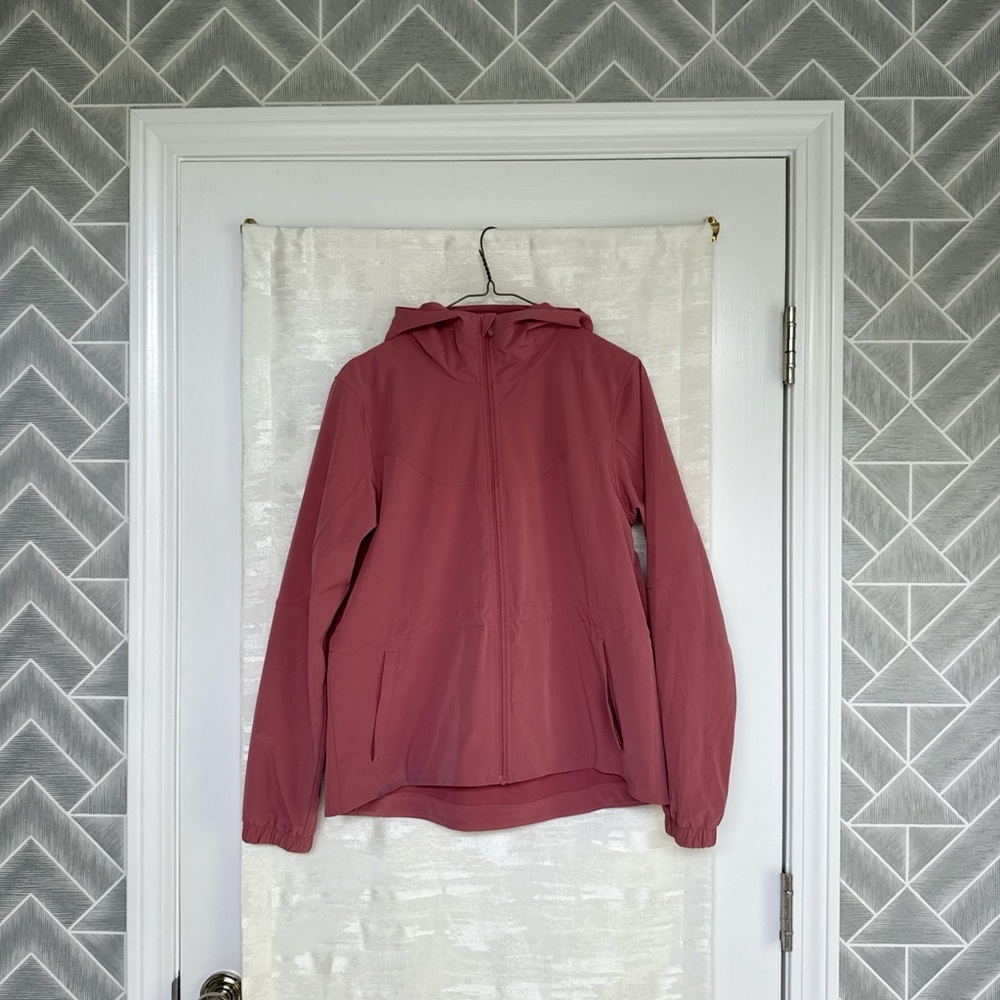 lululemon lightweight windbreaker jacket